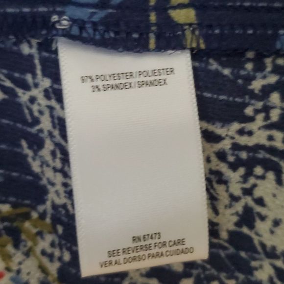 NWT - Gabby Skye Women's Berry Print Dress - Picture 7 of 8